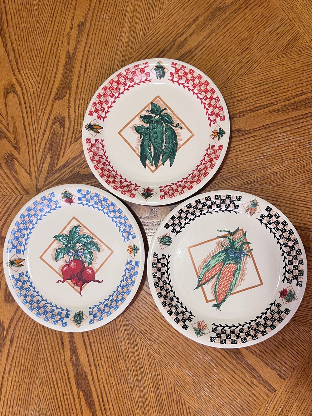 SET (3) Tabletops Unlimited FRESH GARDEN 10.5" Dinner Plates. Vegetables.
